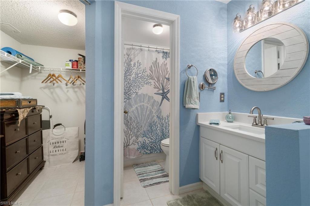 VENETIAN PALMS - Residential