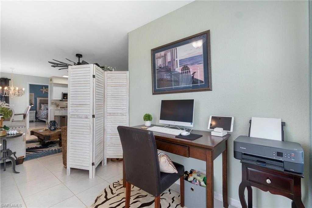 VENETIAN PALMS - Residential