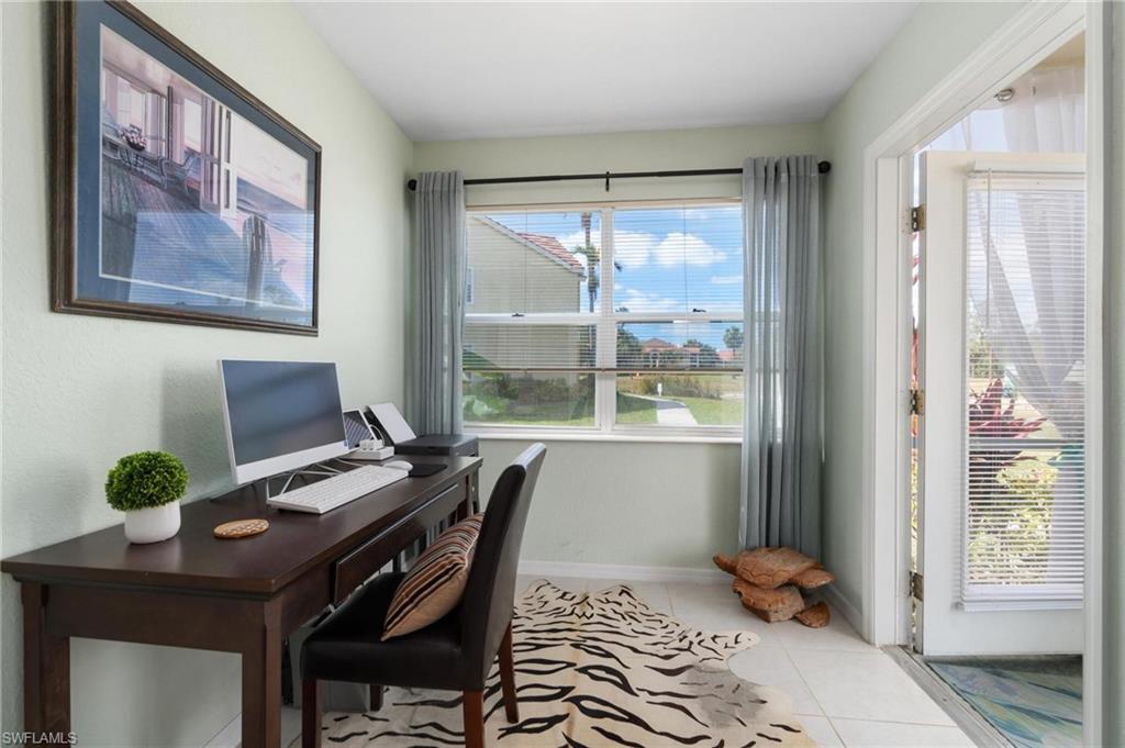 VENETIAN PALMS - Residential