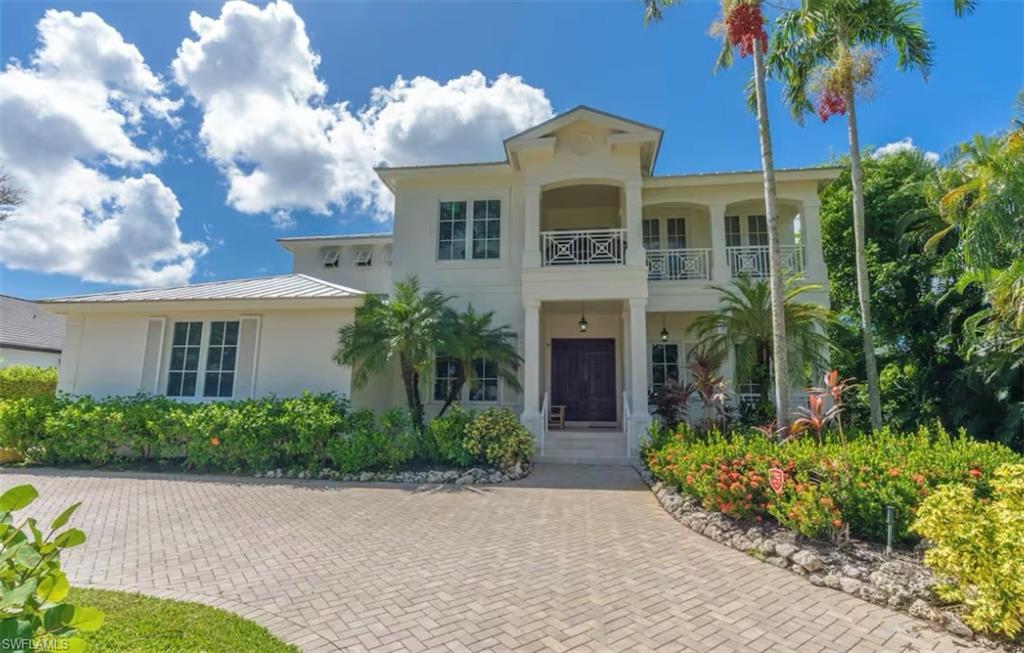 MOORINGS - Residential Lease