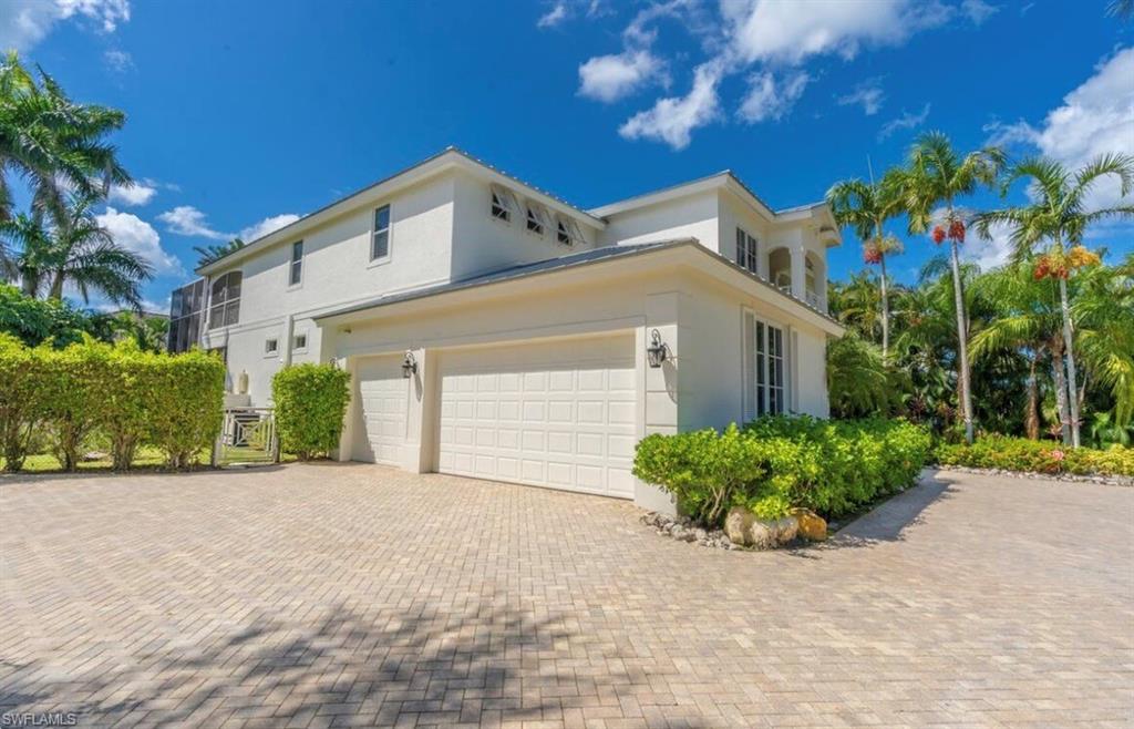 MOORINGS - Residential Lease