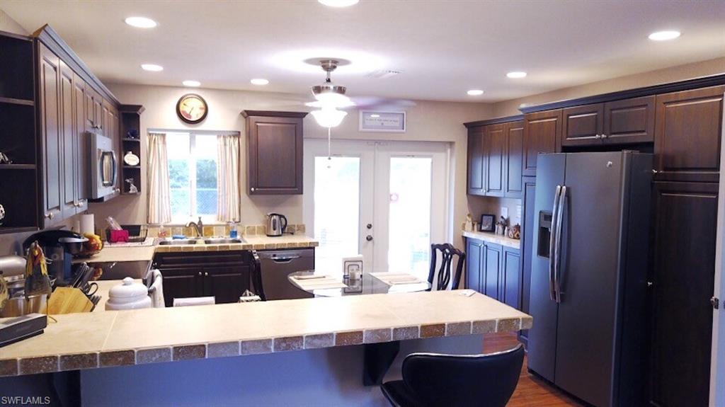 CORAL POINT - Residential