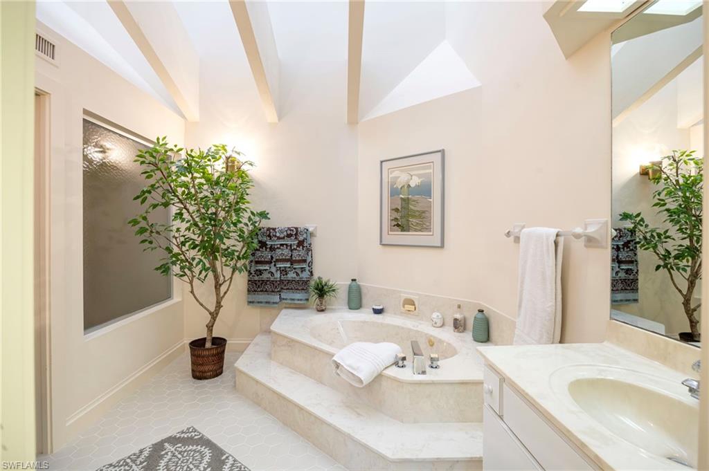 BEARS PAW VILLAS - Residential