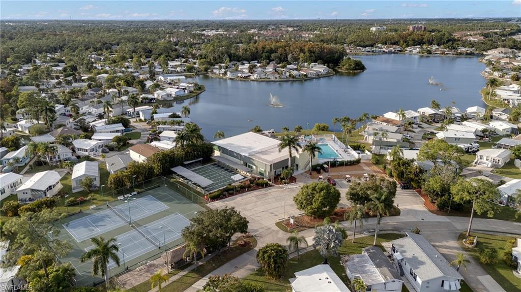 CORKSCREW WOODLANDS - Residential