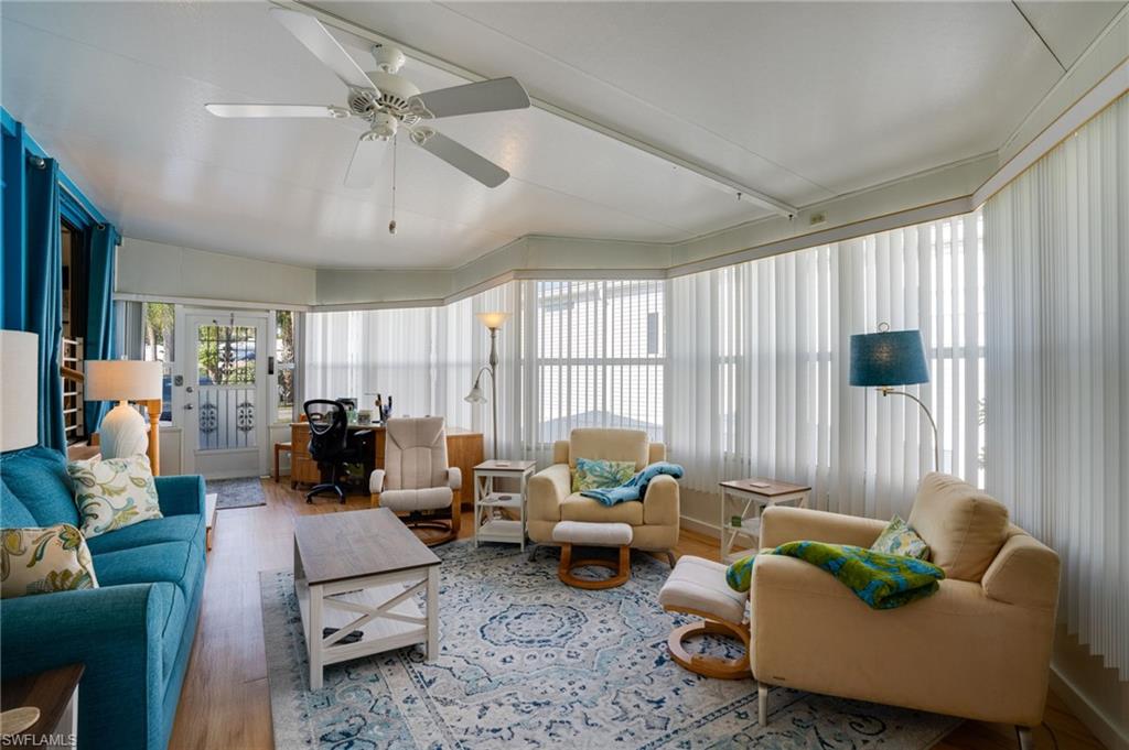 CORKSCREW WOODLANDS - Residential