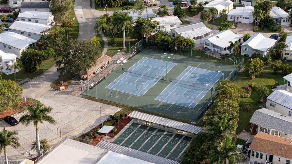 CORKSCREW WOODLANDS - Residential