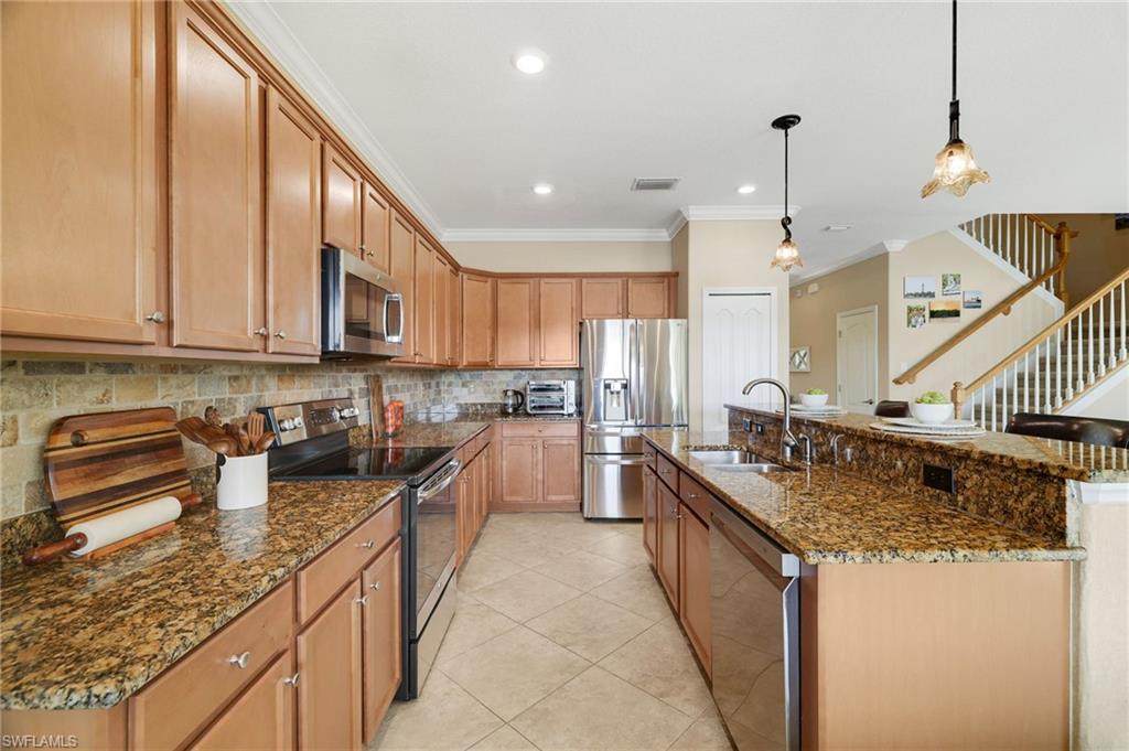 REFLECTION ISLES - Residential