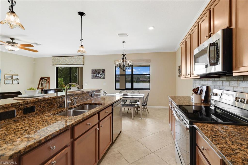 REFLECTION ISLES - Residential