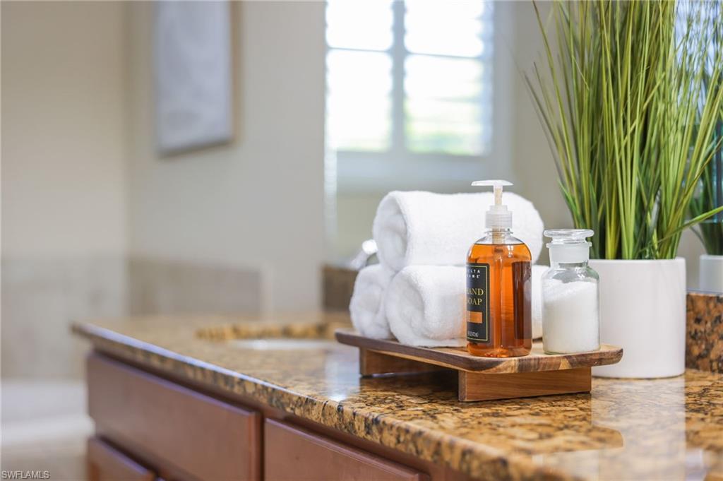 REFLECTION ISLES - Residential