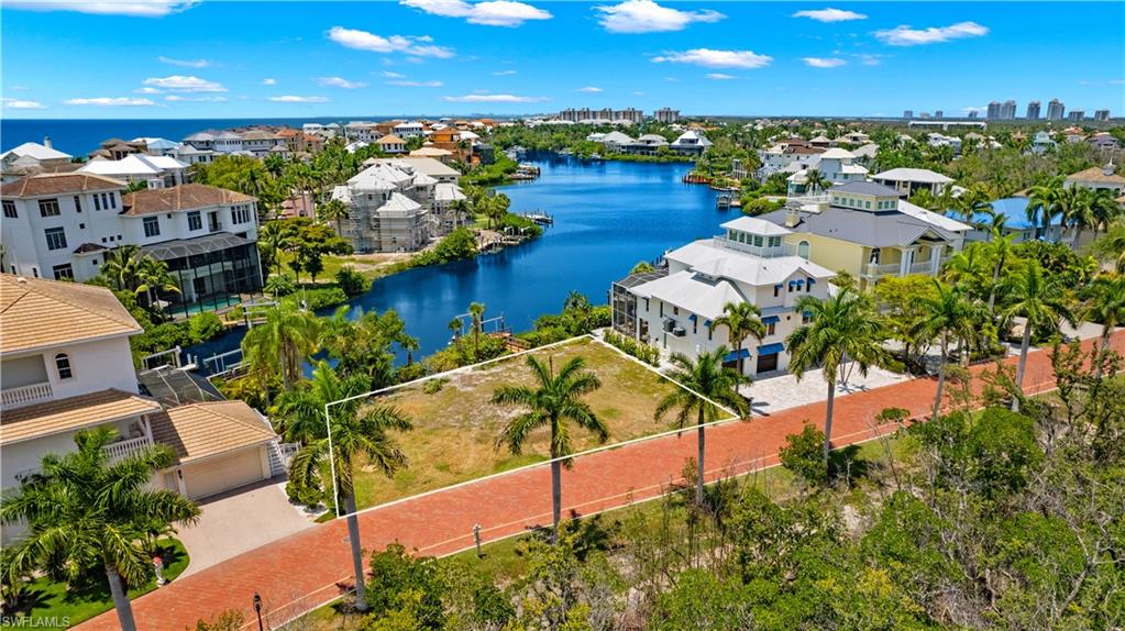 BAYFRONT GARDENS - Land