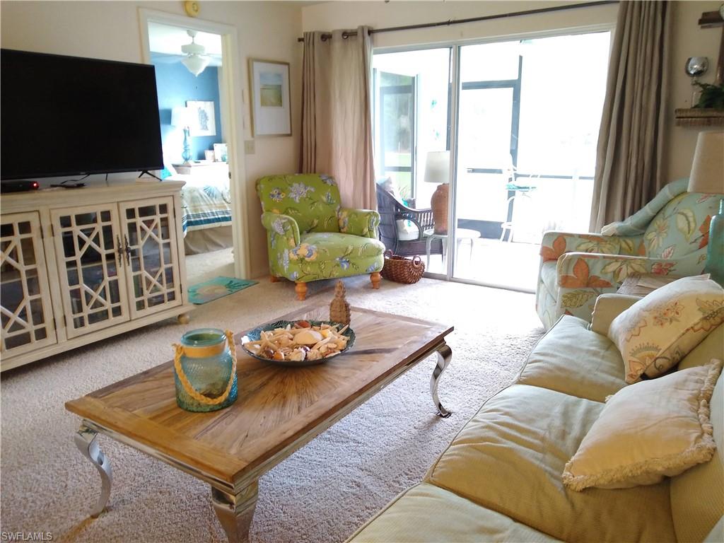 COUNTRY CLUB VILLAGE - Residential Lease