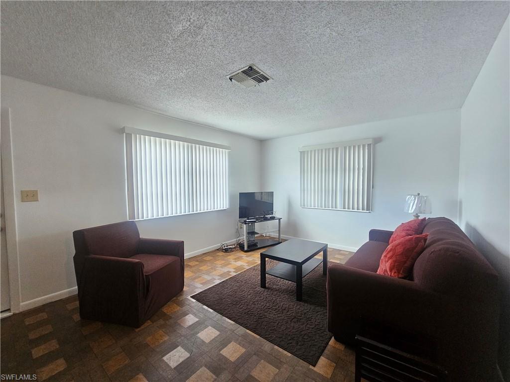 PINEWOOD CONDOMINIUM - Residential Lease