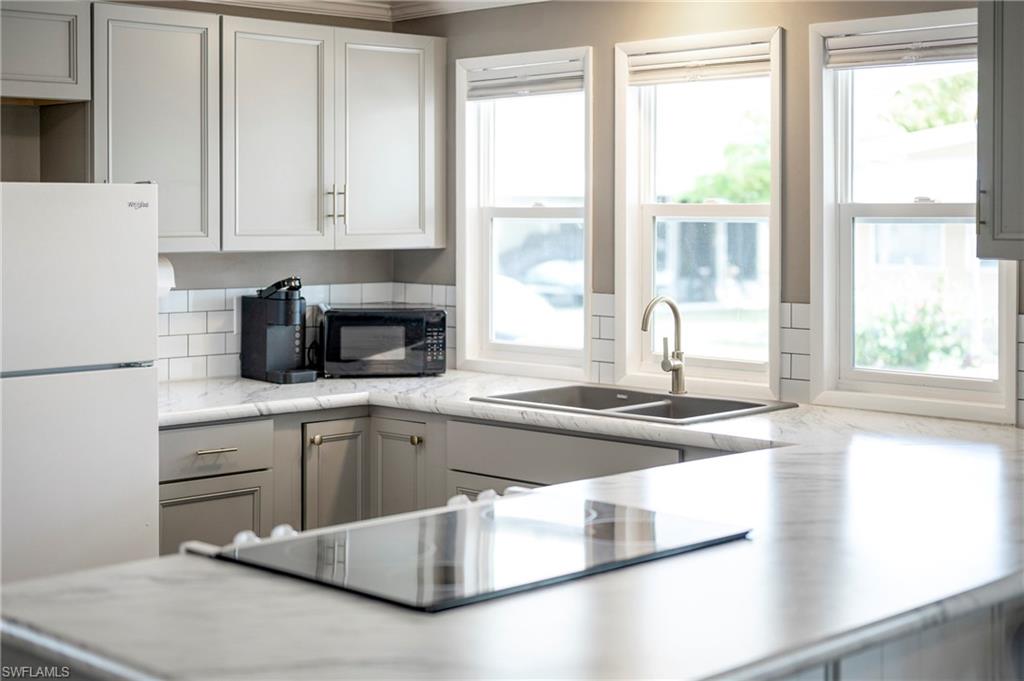 COACHLIGHT MANOR MOBILE HOME - Residential