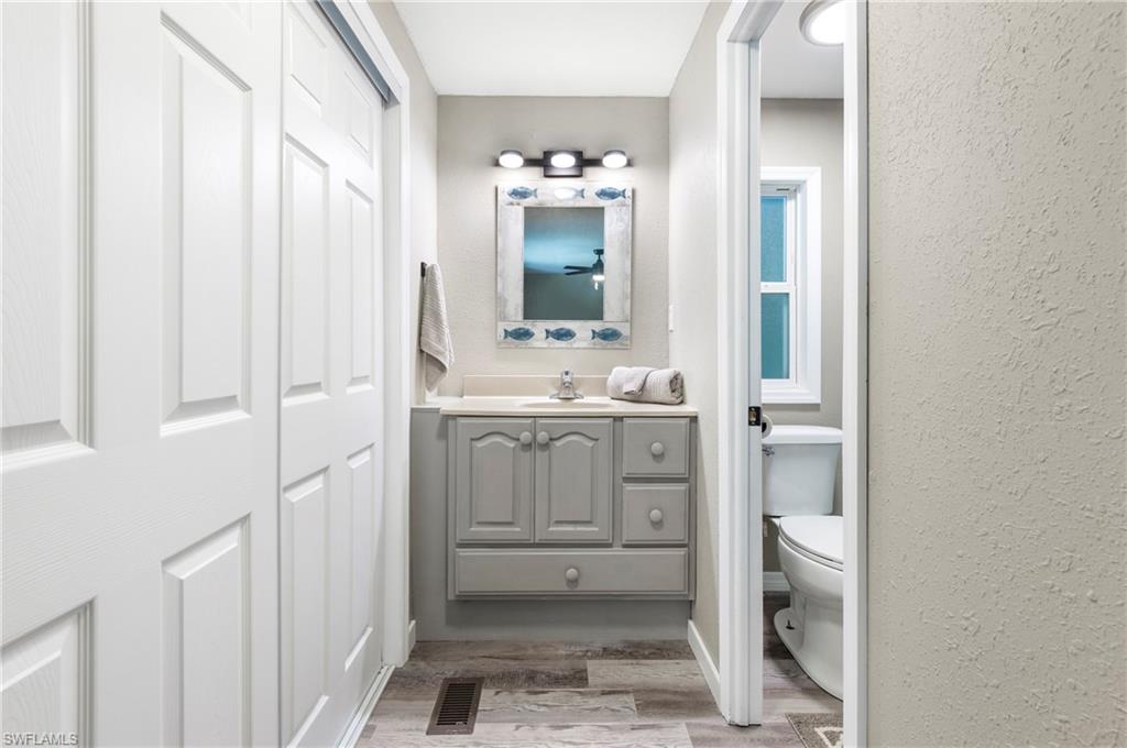 COACHLIGHT MANOR MOBILE HOME - Residential