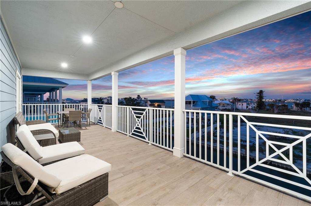 ISLAND SHORES - Residential