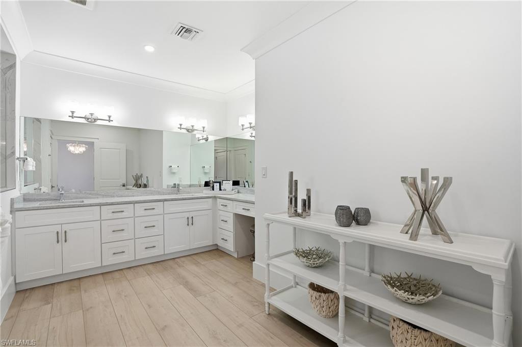 ISLAND SHORES - Residential