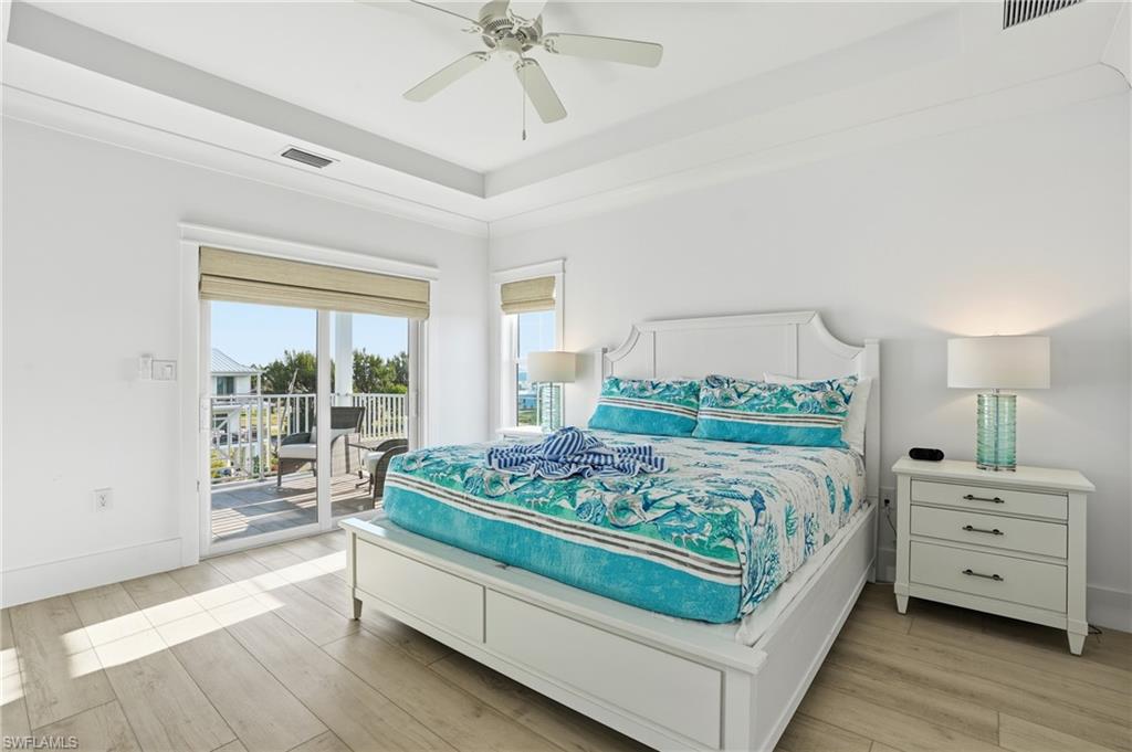 ISLAND SHORES - Residential