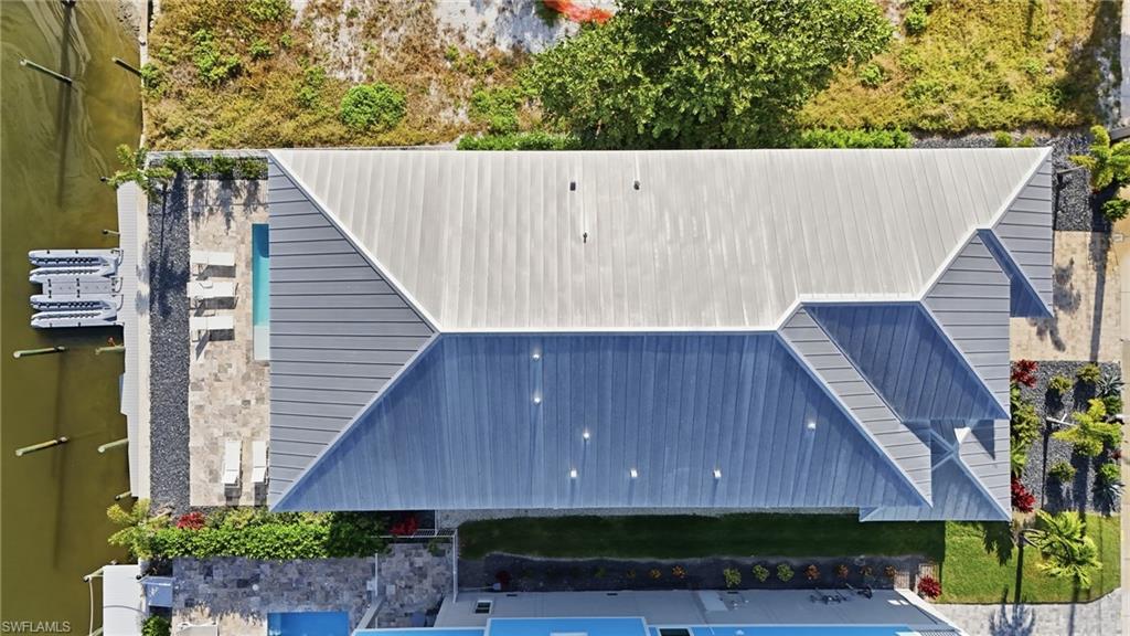 ISLAND SHORES - Residential