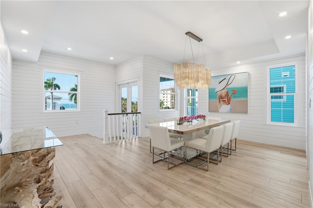 ISLAND SHORES - Residential