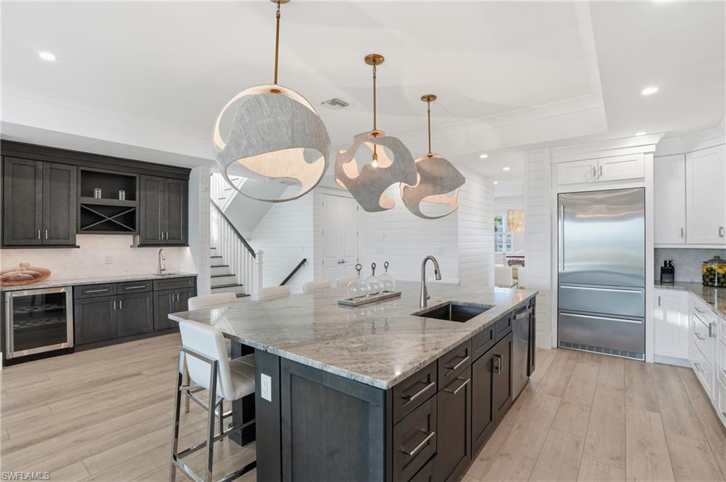 ISLAND SHORES - Residential