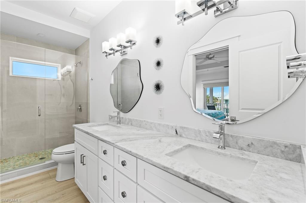 ISLAND SHORES - Residential