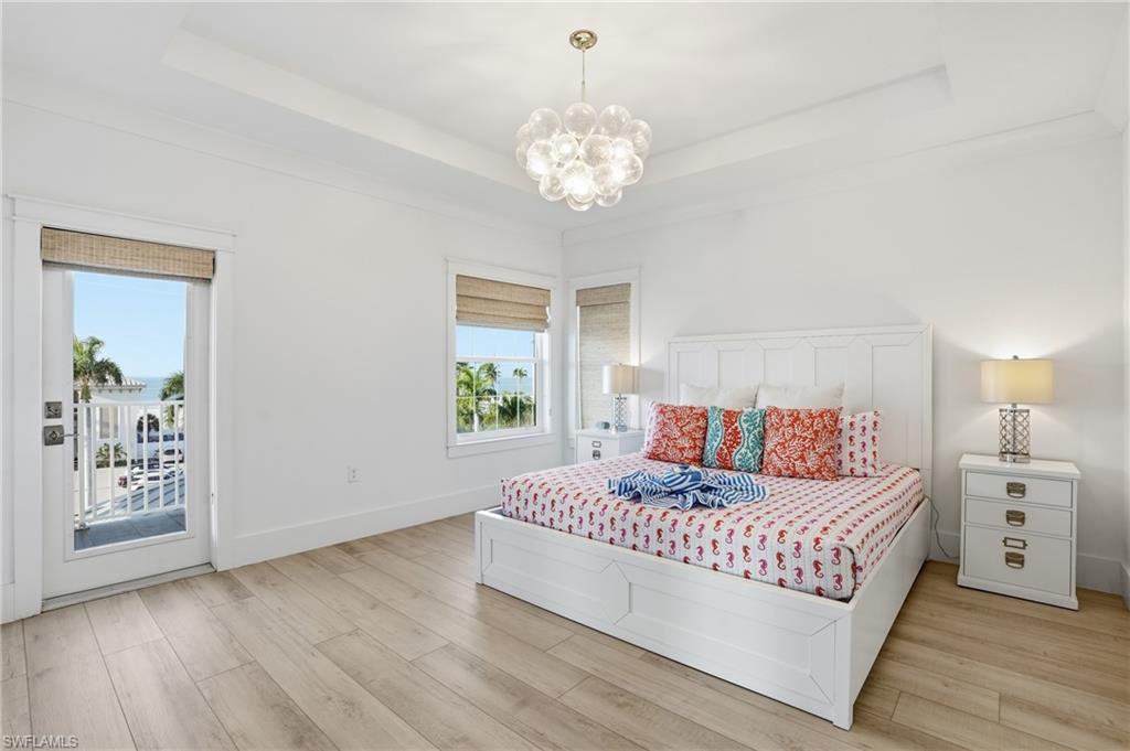 ISLAND SHORES - Residential