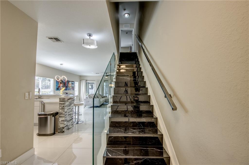 OLYMPIA POINTE - Residential