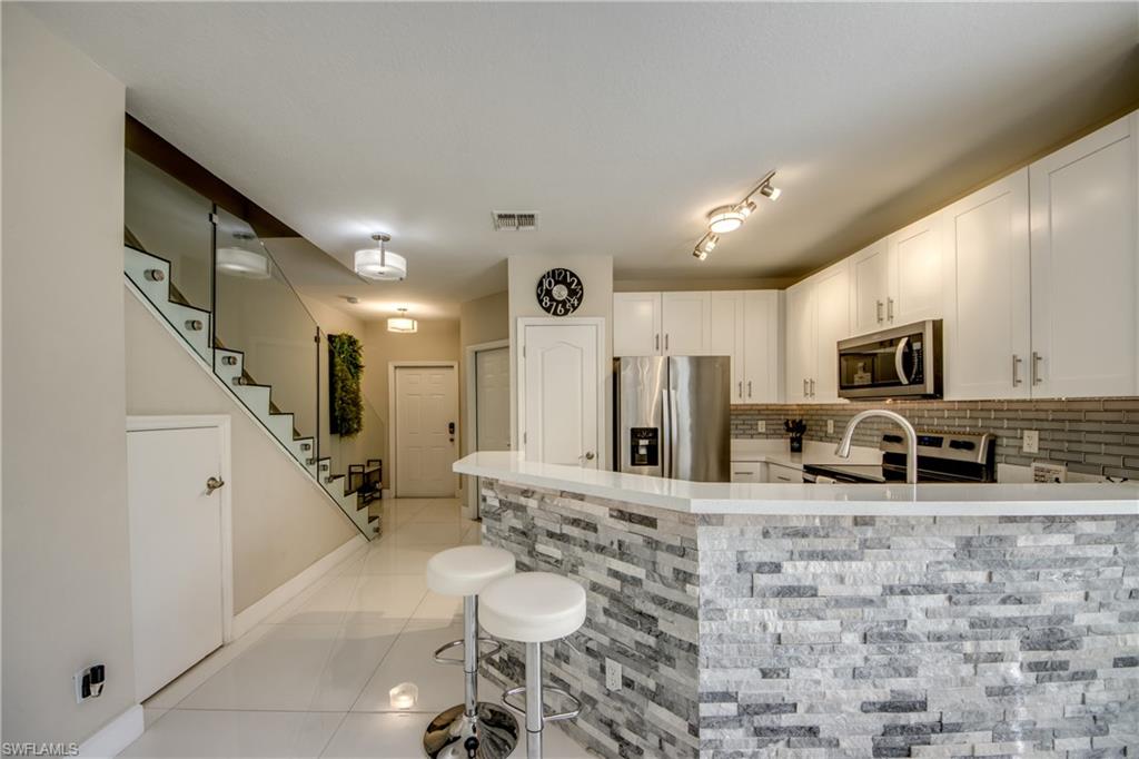 OLYMPIA POINTE - Residential