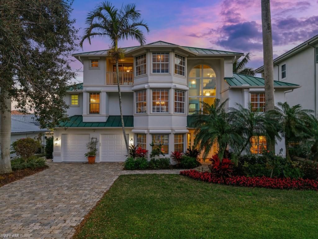 Photo of 390 Oak AVE, NAPLES, FL 34108 (MLS # 226008030)