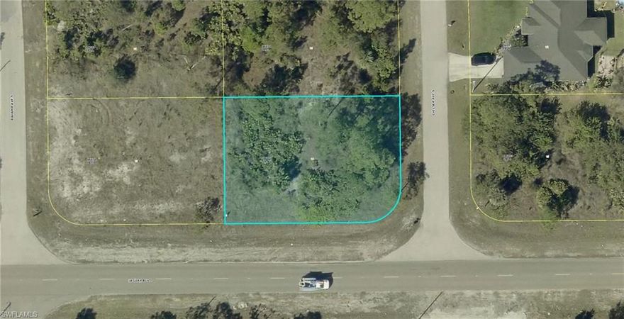 Fantastic residential Vacant land for sale in Lehigh Acres, Florida. Great corner lot centrally located with easy access to SR 82 making commute time shorter to work, airport, shopping center and much more. Build your DREAM HOME NOW!!! Lot size is 11,326Sqft! adjacent lot is own by the same owner ideal to own a half acres on the area. Make an offer today.