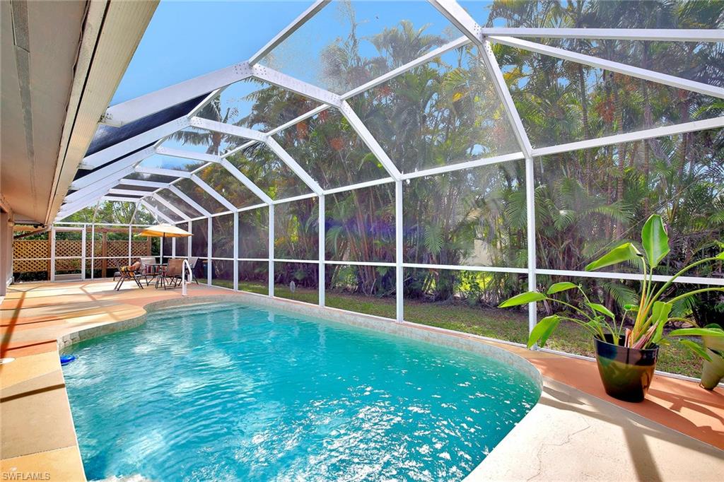 MARCO BEACH - Residential