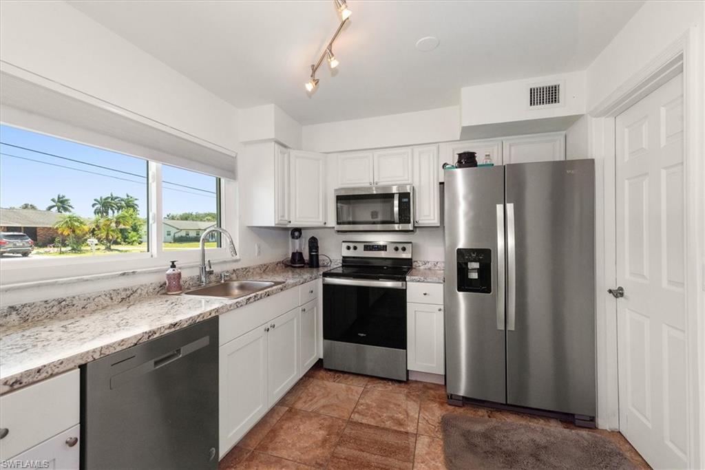 BARTENS PINEVIEW ESTATES - Residential