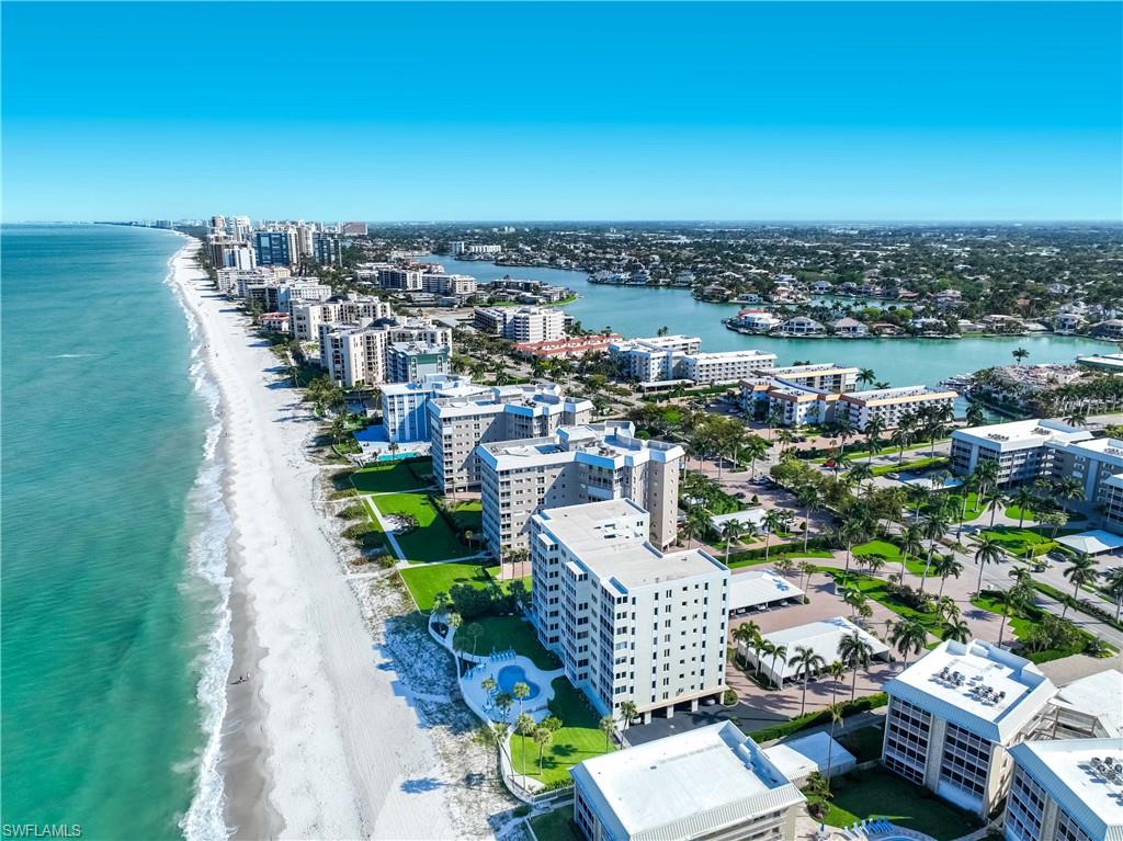 JAMAICA TOWERS - Residential