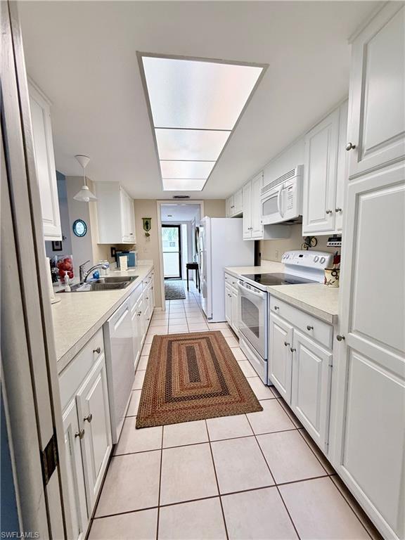 VANDERBILT SURF COLONY - Residential Lease