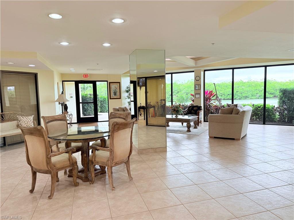 VANDERBILT SURF COLONY - Residential Lease