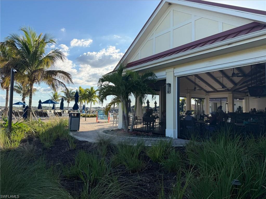 COUNTRY CLUB - Residential