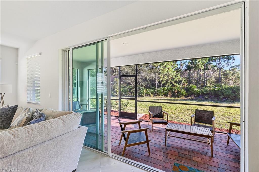 COUNTRY CLUB - Residential