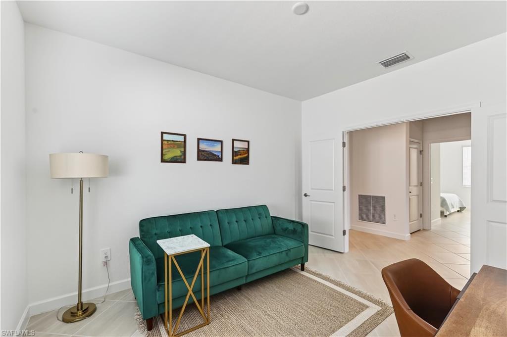 COUNTRY CLUB - Residential