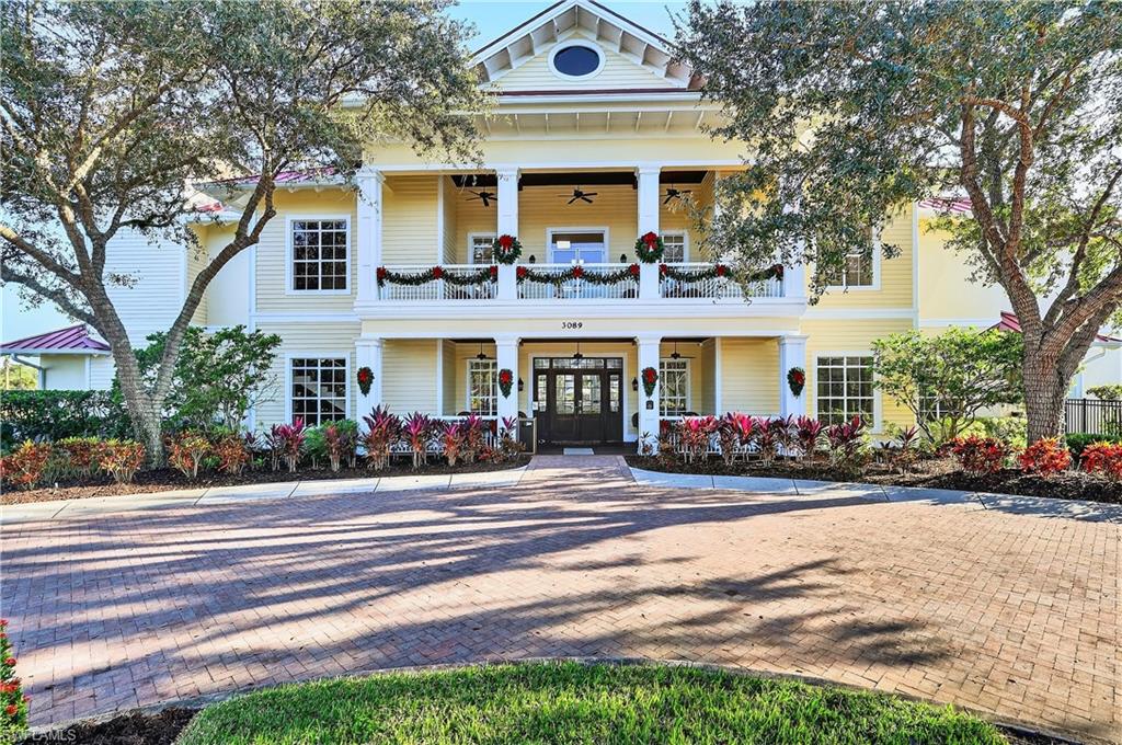 COUNTRY CLUB - Residential