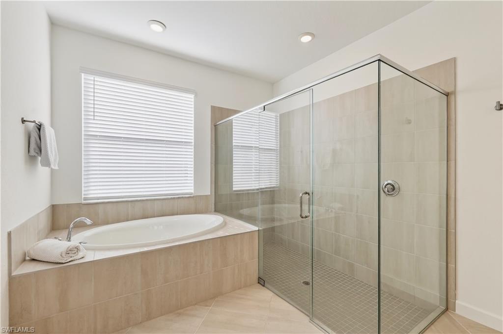 COUNTRY CLUB - Residential