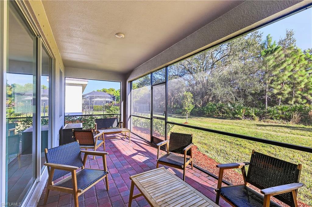 COUNTRY CLUB - Residential