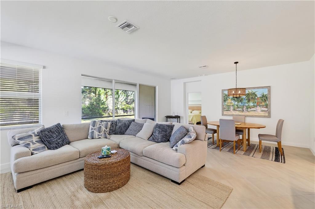 COUNTRY CLUB - Residential