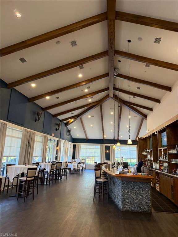 COUNTRY CLUB - Residential