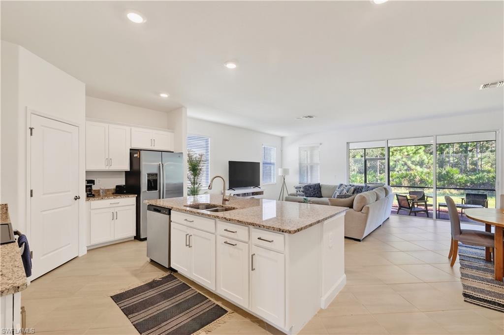 COUNTRY CLUB - Residential