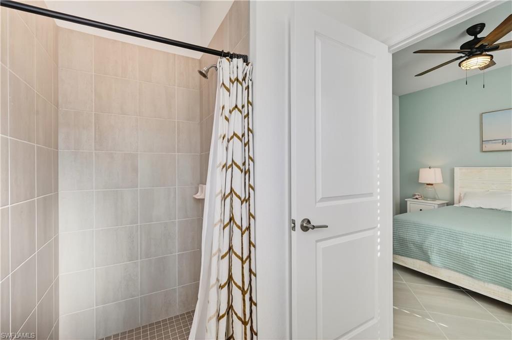 COUNTRY CLUB - Residential