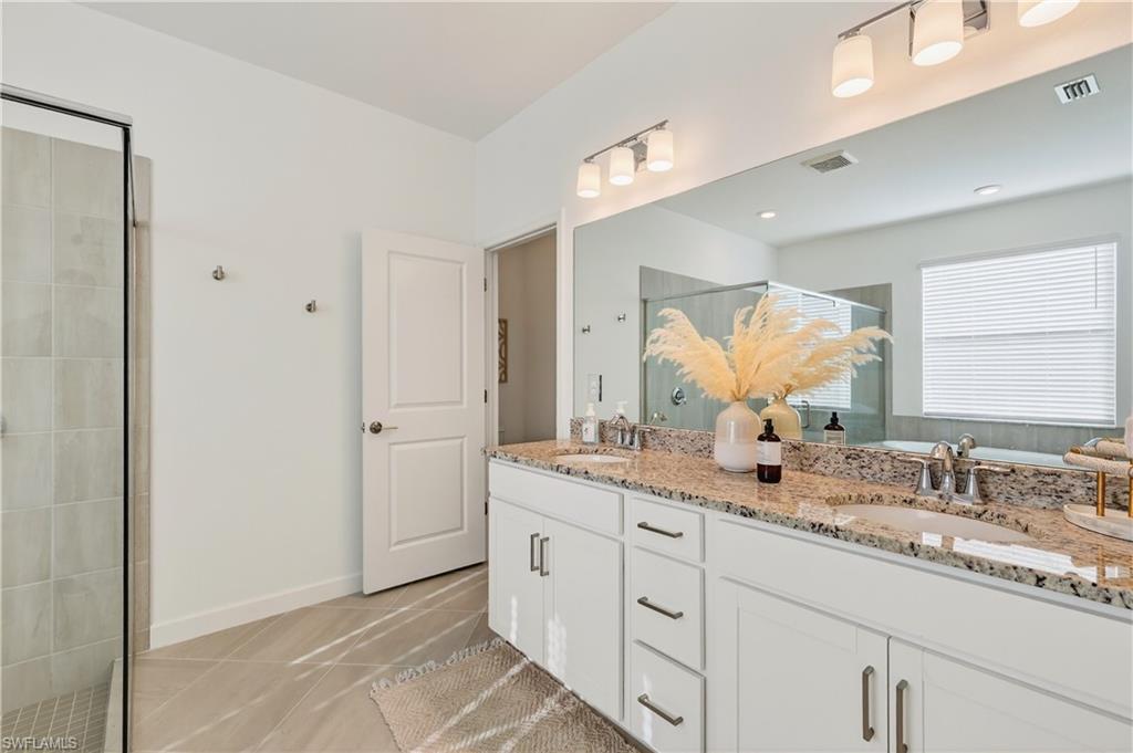 COUNTRY CLUB - Residential