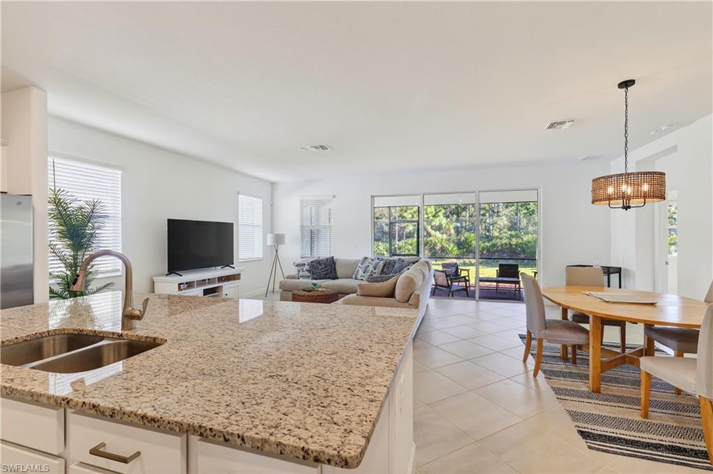 COUNTRY CLUB - Residential