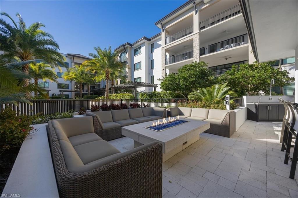 QUATTRO AT NAPLES SQUARE - Residential