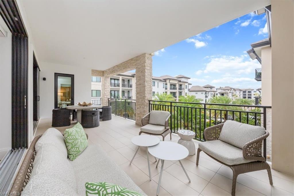 QUATTRO AT NAPLES SQUARE - Residential