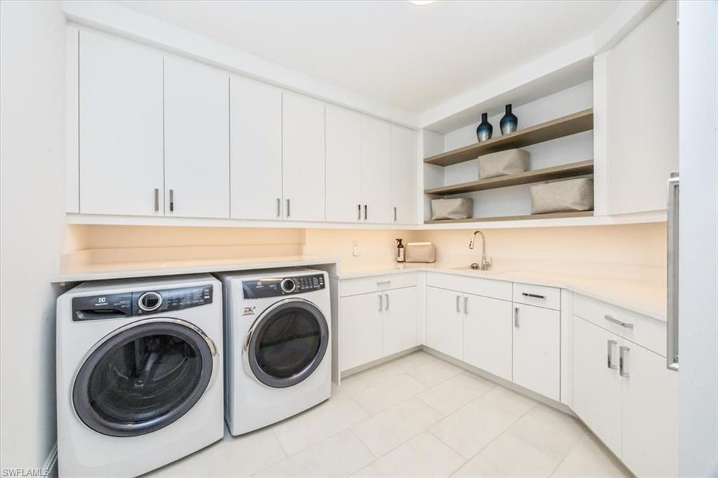 QUATTRO AT NAPLES SQUARE - Residential